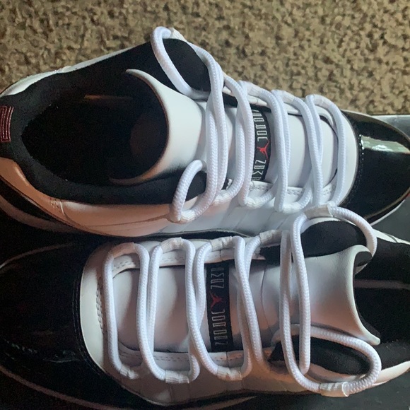 Jordan 11 lows - Picture 3 of 7